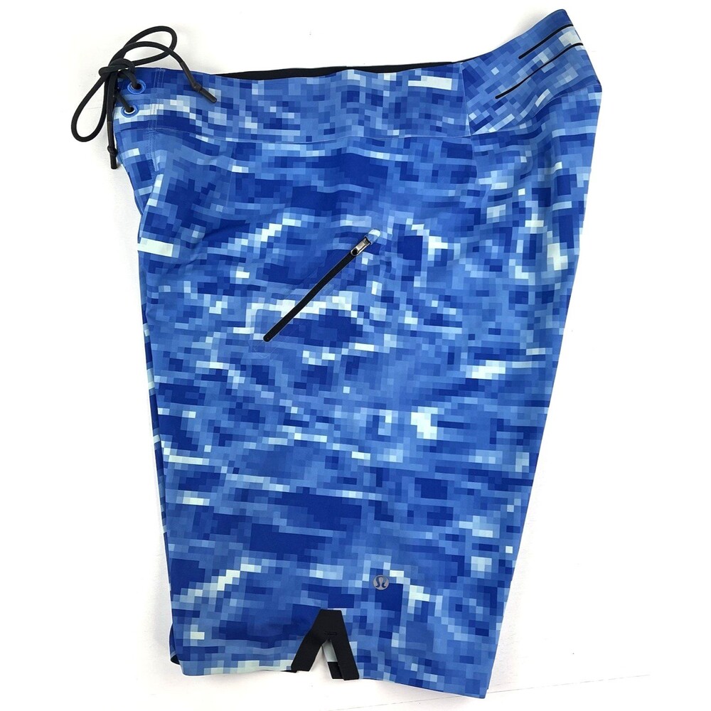 Lululemon Men's Sz 32 El Current Swim Board Short Blue Digital Print Zip Pocket